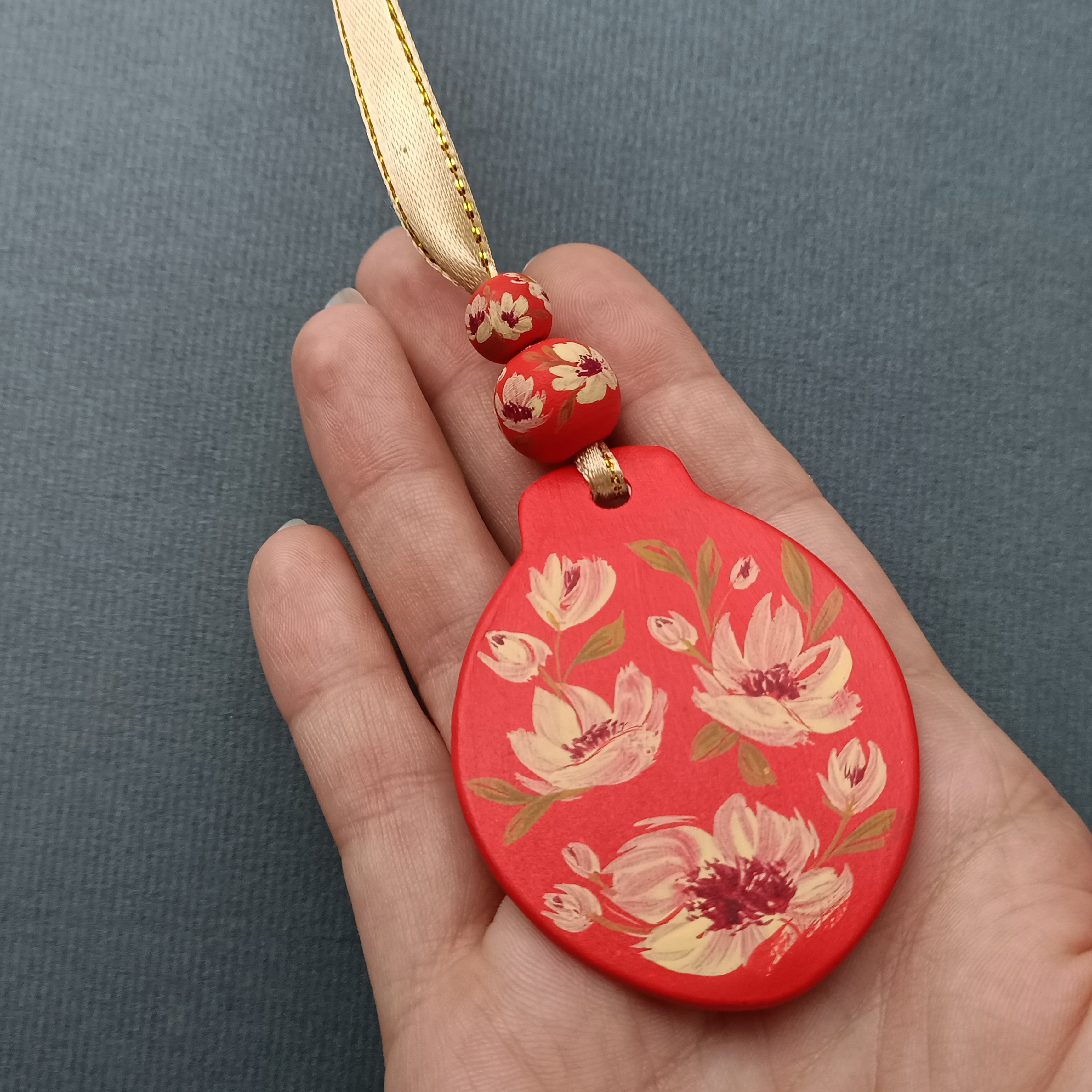 Creamy Flowers Bauble - Clay Ornament