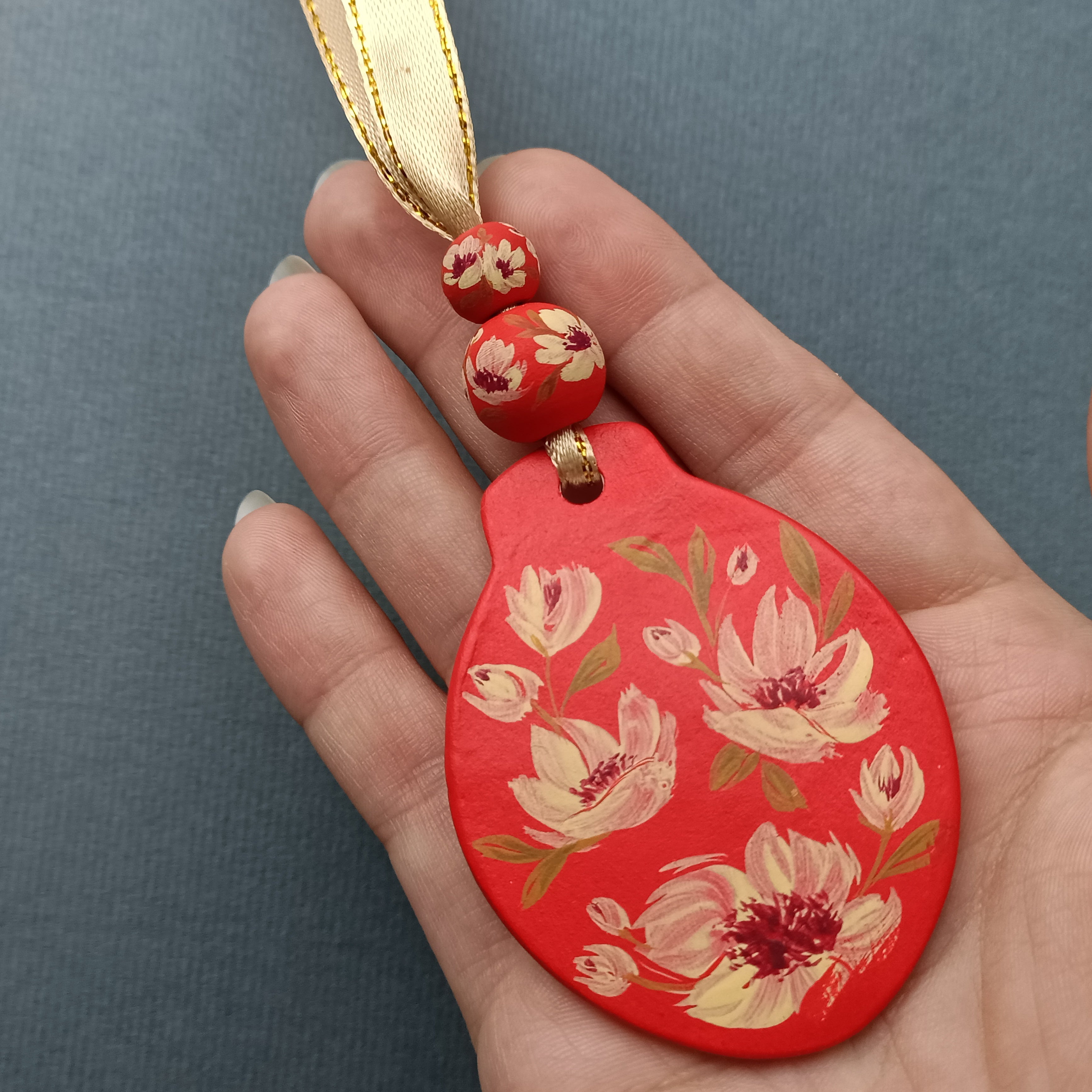 Creamy Flowers Bauble - Clay Ornament